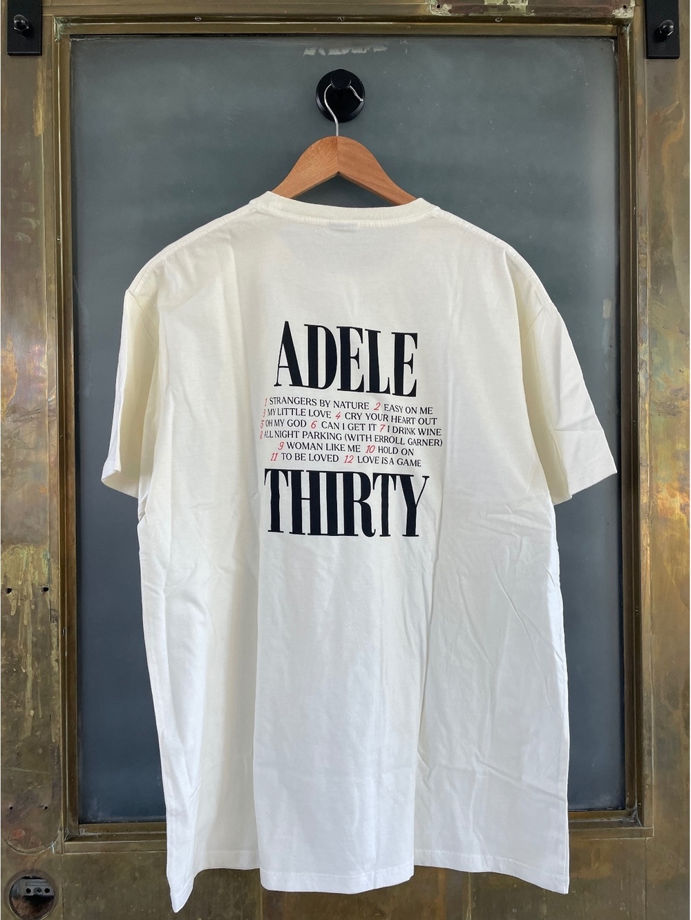 Brand new DEADSTOCK Adele 30 album graphic tee in size XXL - Picture 2 of 2